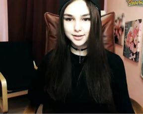 Hollyextra - 18yo boob flash