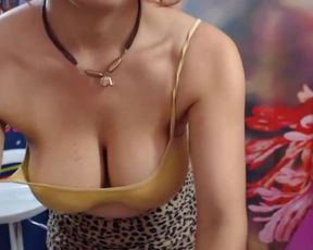 eva_twiss bouncing boobs