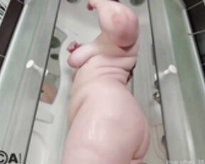 Rutholiver sexy chubby in the shower