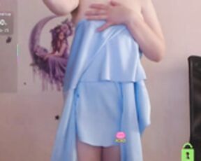sharon_la_vie in public chat
