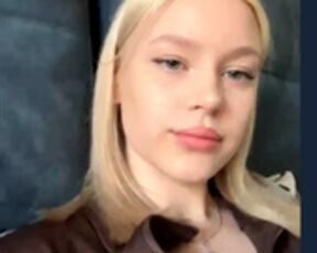 PREVIEW - Model blonde girl blue eyes get naked for me