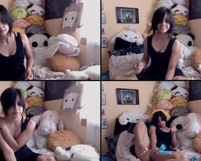 Nekolukka rubbing her clit in cam recording 2017-04-14 031652