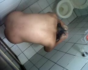 Espiando Ala Becina Banandose