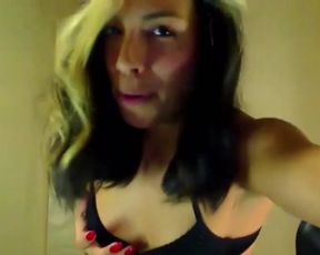 Camgirl Twerks And Toys