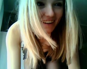 blondy tinny big clit open part.01