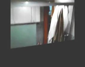 Espiando a la Becina se descuida