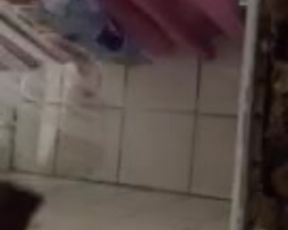 Espiando a La bbecina  tetona