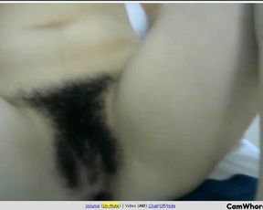 Lotus_En Plays with her hairy pussy during group show