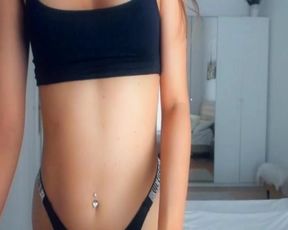 Unrestrained Couple Show A Magnificent Performance Live